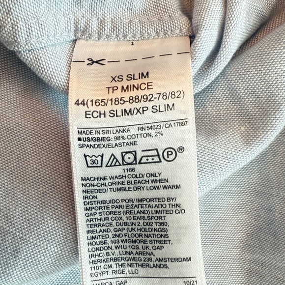 TWO GAP Button Down Dress Shirts - Picture 6 of 16